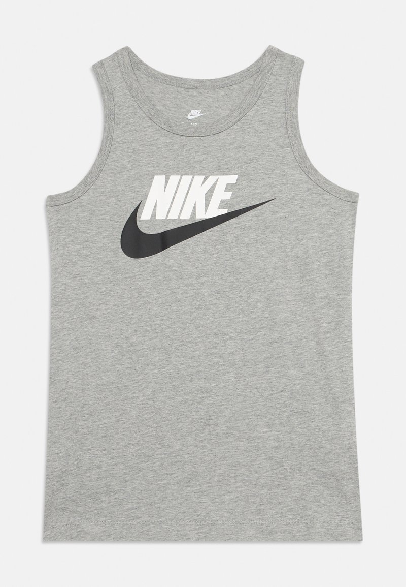 Светлосив потник без ръкави с бял надпис "NIKE" и черно лого на Nike, разположено на гърдите.