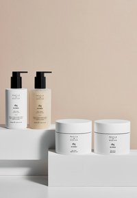Pestle & Mortar NIMBU BODY LOTION nieokreślony