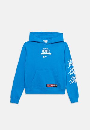 Blauer Hoodie mit Oklahoma City Thunder Schriftzug und Logo auf Brust und Ärmel, Nike-Logo unter dem Brustschriftzug, vordere Kängurutasche.