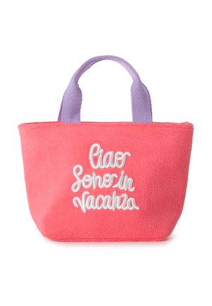 Sac fourre-tout en éponge rose avec poignées lavande et texte brodé blanc "ciao sono in vacanza" sur le devant.