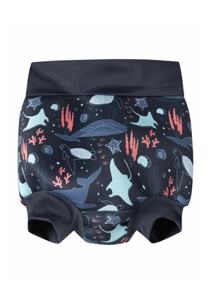 Culotte de bain bleu marine avec un imprimé sur le thème de l'océan représentant des baleines, des tortues, des raies, des étoiles de mer, des coraux et des plantes marines en bleu clair, gris et corail.