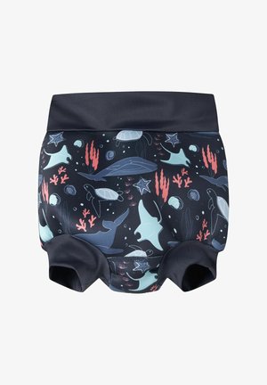 Culotte de bain bleu marine avec un imprimé sur le thème de l'océan représentant des baleines, des tortues, des raies, des étoiles de mer, des coraux et des plantes marines en bleu clair, gris et corail.