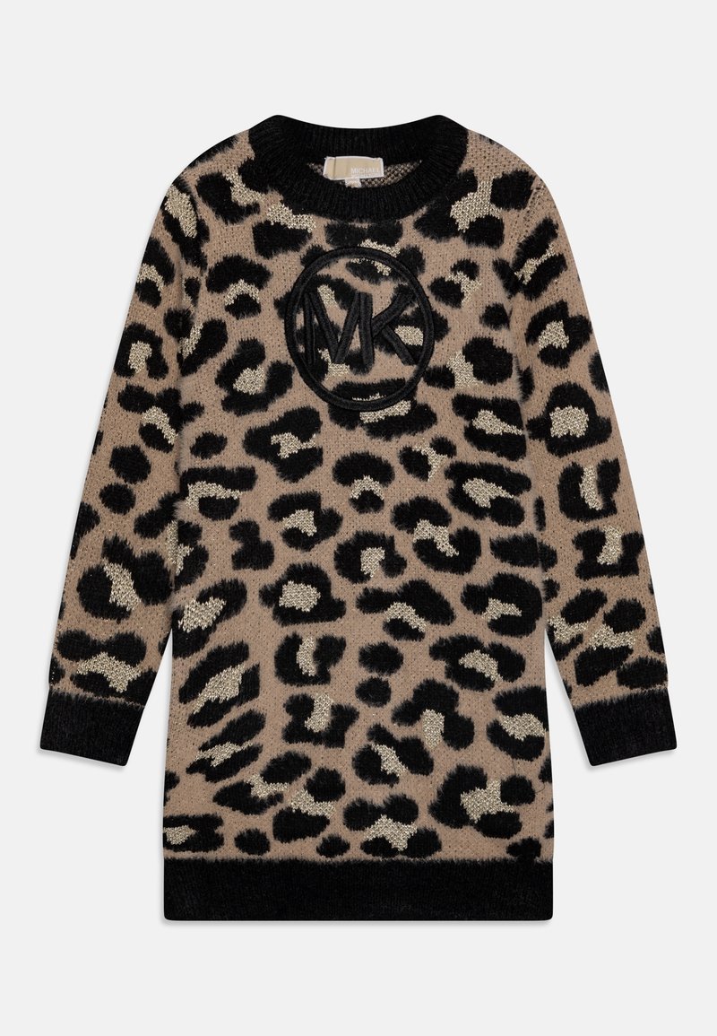 Robe en maille à manches longues avec imprimé léopard beige et noir, col, poignets et ourlet côtelés noirs, et grand logo MK sur la poitrine.
