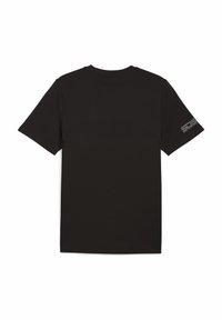 Sort t-shirt med korte ærmer, der har et enkelt design og et broderet logo på højre ærme, set fra bagsiden.