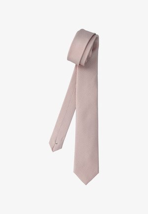 Rosa Seidenkrawatte mit Fischgrätenmuster, schmal geschnitten und mit glatter Textur. Sie ist oben aufgerollt und zeigt ihren subtilen Glanz.