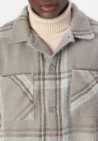 Sean John SCRIPT LOGO OVERSHIRT - Πουκάμισο - beige