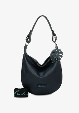 Borsa a tracolla in ecopelle nera con un design morbido, dotata di una maniglia in metallo argentato e un charm a forma di foglia di monstera verde.