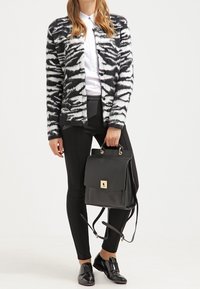 Saint Tropez Neuletakki - black