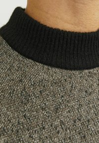 Échec de la génération du texte alternatif