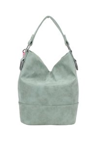 Lichtgroene suède bucket handtas met een enkele schouderband en metalen ringaccenten op een witte achtergrond.