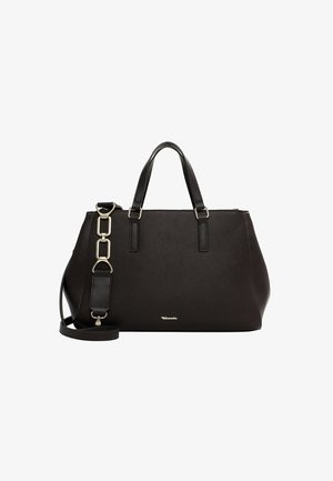 Bolso tote de cuero negro con textura granulada, doble asa superior y correa de hombro desmontable. Presenta herrajes en tono plateado y un acento de logo.
