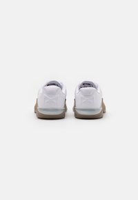 Nike Performance Scarpe da allenamento - white
