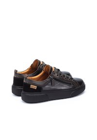 Pikolinos RIELLS - Baskets basses - Black
