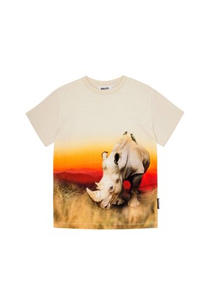 Beige Baumwoll-T-Shirt mit einem Nashorn-Graphic vor einem Verlaufshorizont aus Orange und Rot, mit Graselementen am unteren Rand.