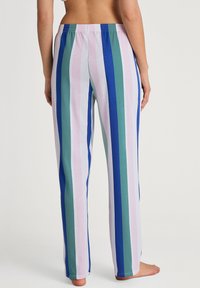Gestreepte broek met afwisselende kleuren roze, groen en blauw, gemaakt van zachte stof met een elastische tailleband en een recht model.