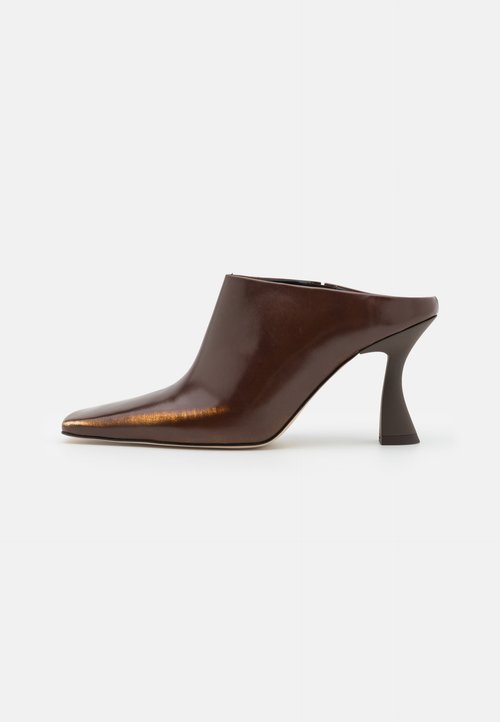 miista zelie lace up booties