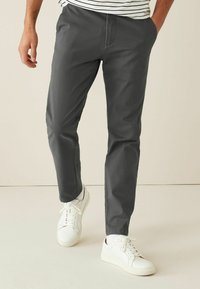 Next REGULAR FIT STRAIGHT LEG STRETCH - Pantalones chinos - grey