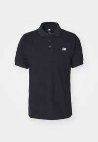 Polo negro de algodón con cuello clásico, tapeta de tres botones y un pequeño logo bordado en el lado izquierdo del pecho. Mangas cortas.