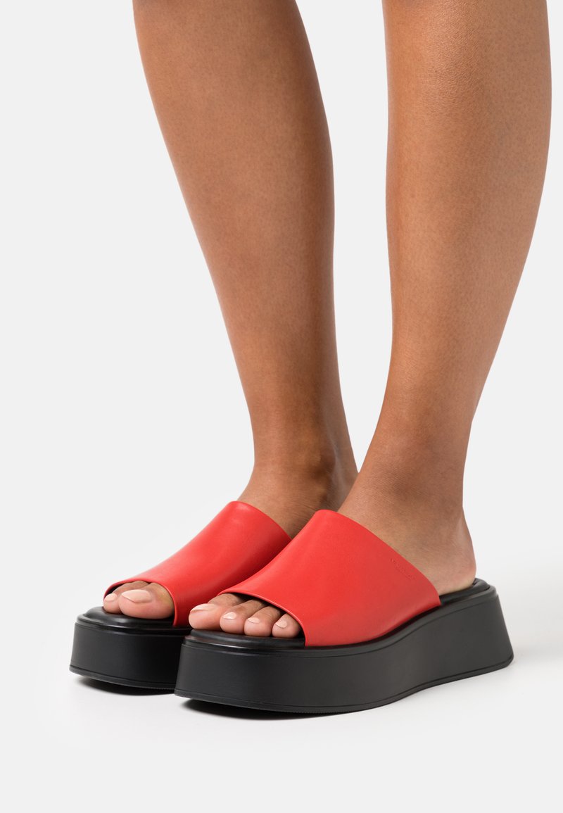 Vagabond COURTNEY - Mules de salto - red