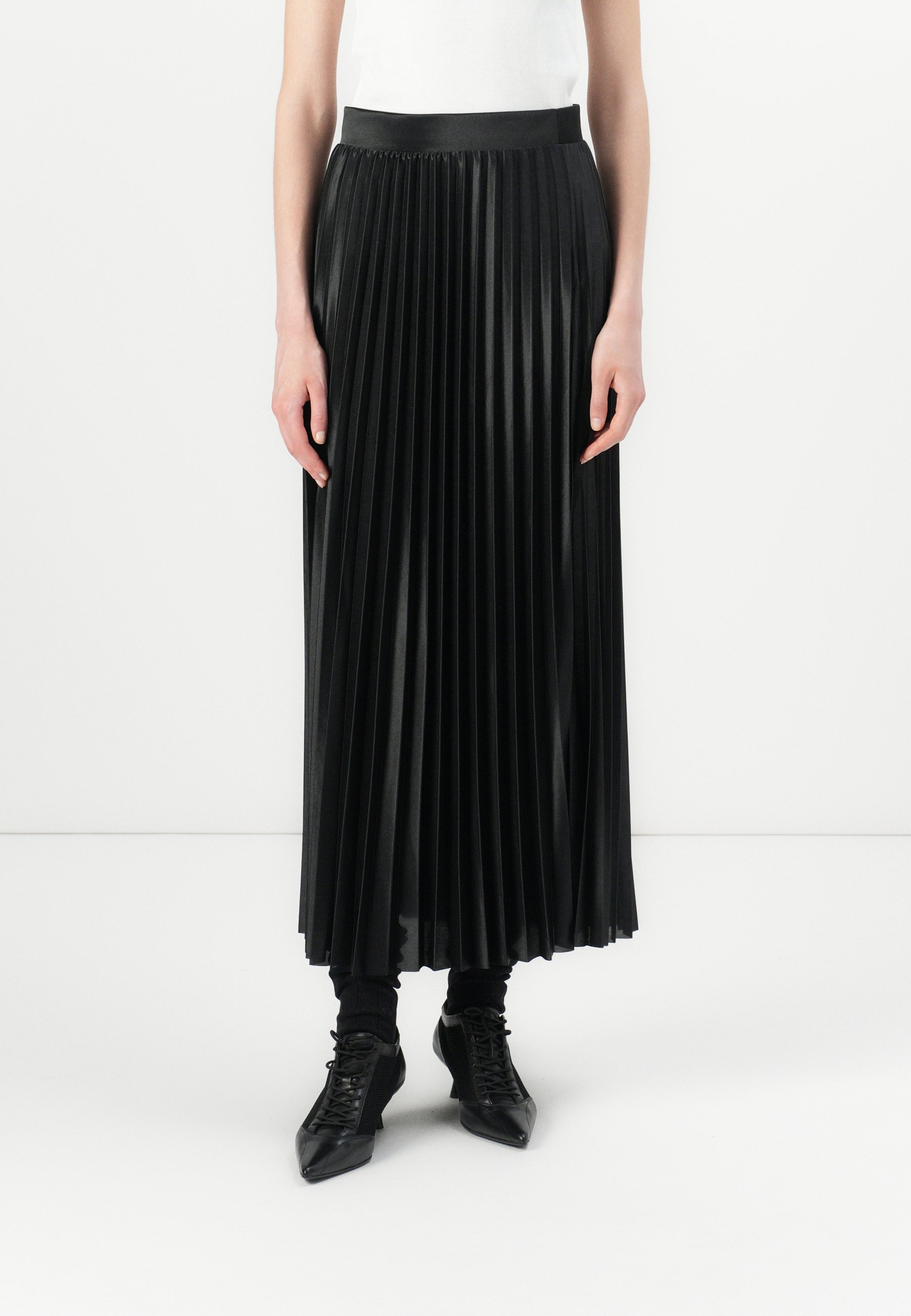 Jupe longue plissée suédine noire femme