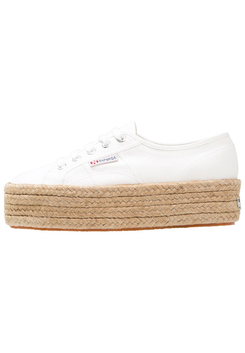Zapatos con cordones