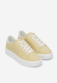 Marc O'Polo CORA - Sneaker low - lemon