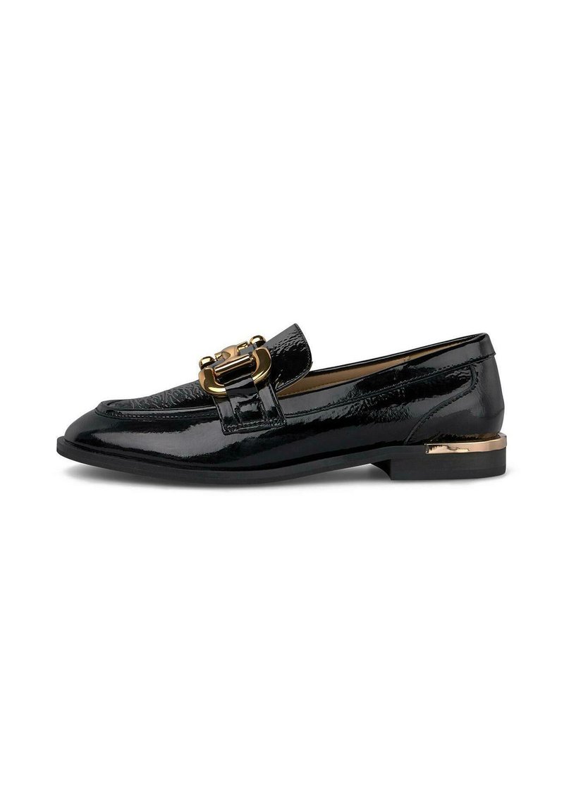 Schwarze Lackleder-Loafer mit einem goldfarbenen Hardware-Akzent und einem niedrigen Blockabsatz. Glatte Textur und spitzes Design.