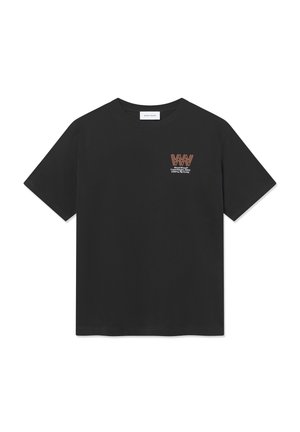 T-shirt en coton noir à manches courtes, arborant un texte graphique orange sur la poitrine gauche portant l'inscription "Wood Wood" et des éléments de design associés.