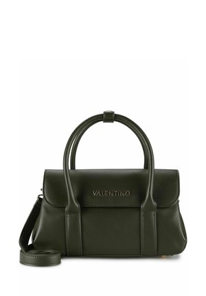 Borsa a mano in pelle Valentino verde scuro con due manici arrotondati, tracolla removibile e logo in metallo sulla patta frontale.