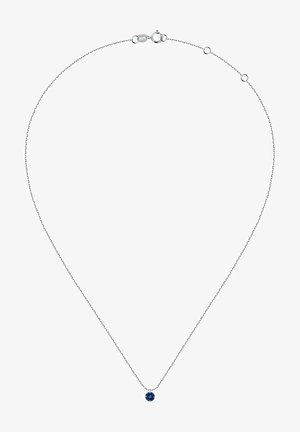 Silberne Halskette mit einer filigranen Kette und einem zentralen runden blauen Anhänger, der aufwendige Facetten und eine polierte Oberfläche zeigt.