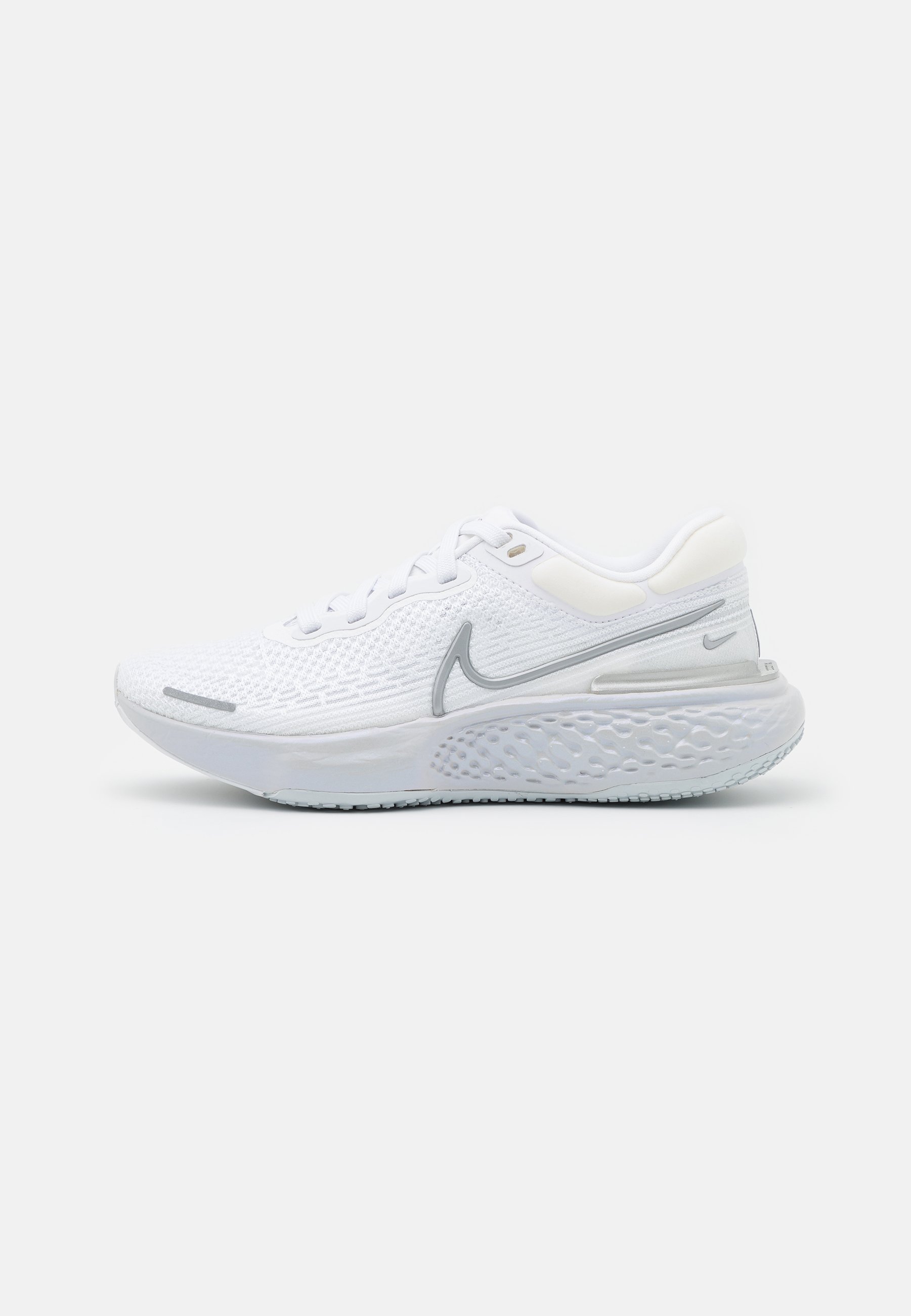nike invincible run white