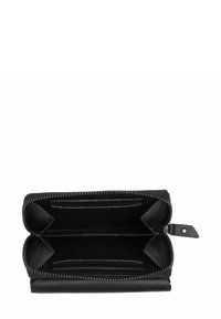 Portefeuille en cuir noir avec fermeture éclair, comprenant deux compartiments principaux, plusieurs emplacements pour cartes et une texture intérieure lisse.