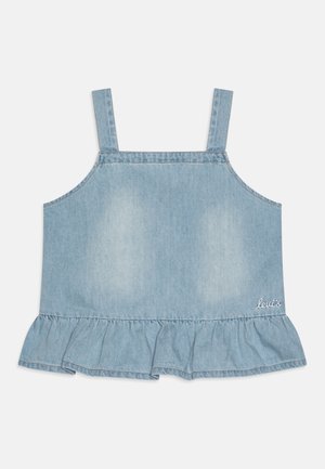 Top in denim azzurro con spalline regolabili, orlo arricciato e logo ricamato in basso a destra. Texture liscia, design casual.