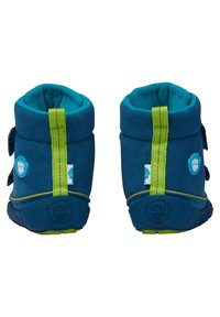 Blaue Wildlederstiefel mit grünen Akzenten, ausgestattet mit einer strukturierten Sohle, verstellbaren Riemen und einem reflektierenden Logo auf der Rückseite.