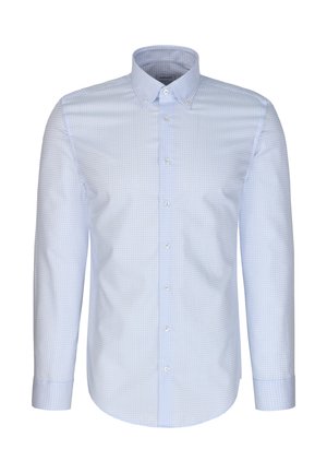 Chemise à carreaux bleu clair à manches longues avec boutons, col boutonné et boutons blancs, présentée sur un fond uni.