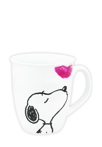 Tazza in ceramica bianca con un'illustrazione in contorno nero di un cane con un occhio chiuso, accompagnata da un bacio rosa vicino al bordo.