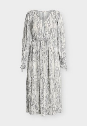 Robe midi à manches longues avec imprimé serpent, corsage cache-cœur à col en V, taille froncée et détails noués aux poignets, en tons blanc et gris.