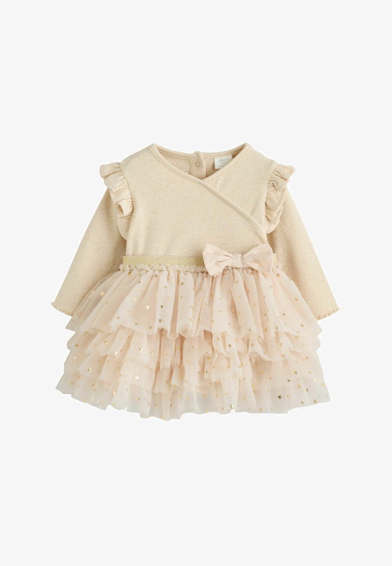 Robe beige pour bébé à manches longues avec épaules à volants, jupe en tulle à étages avec étoiles dorées et un nœud en tissu à la taille.