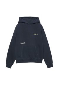 Tengerészkék kapucnis pulóver első zsebbel, a mellkason három kis virágmotívummal és fehér felirattal: "Nincs sietség, nincsenek szabályok, Megfoghatatlan szerelem."