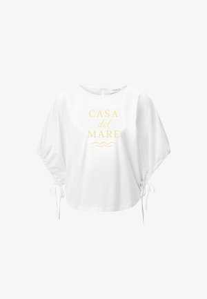Bijela bluza s kratkim rukavima s naboranim rukavima vezanim na manšetama, s tekstom "CASA del MARE" i valovitim uzorcima u svijetložutoj boji s prednje strane.