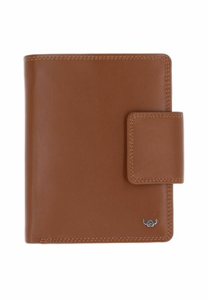 Portefeuille en cuir marron avec fermeture à pression et petit emblème argenté en bas à droite, mettant en valeur de fines coutures le long des bords.