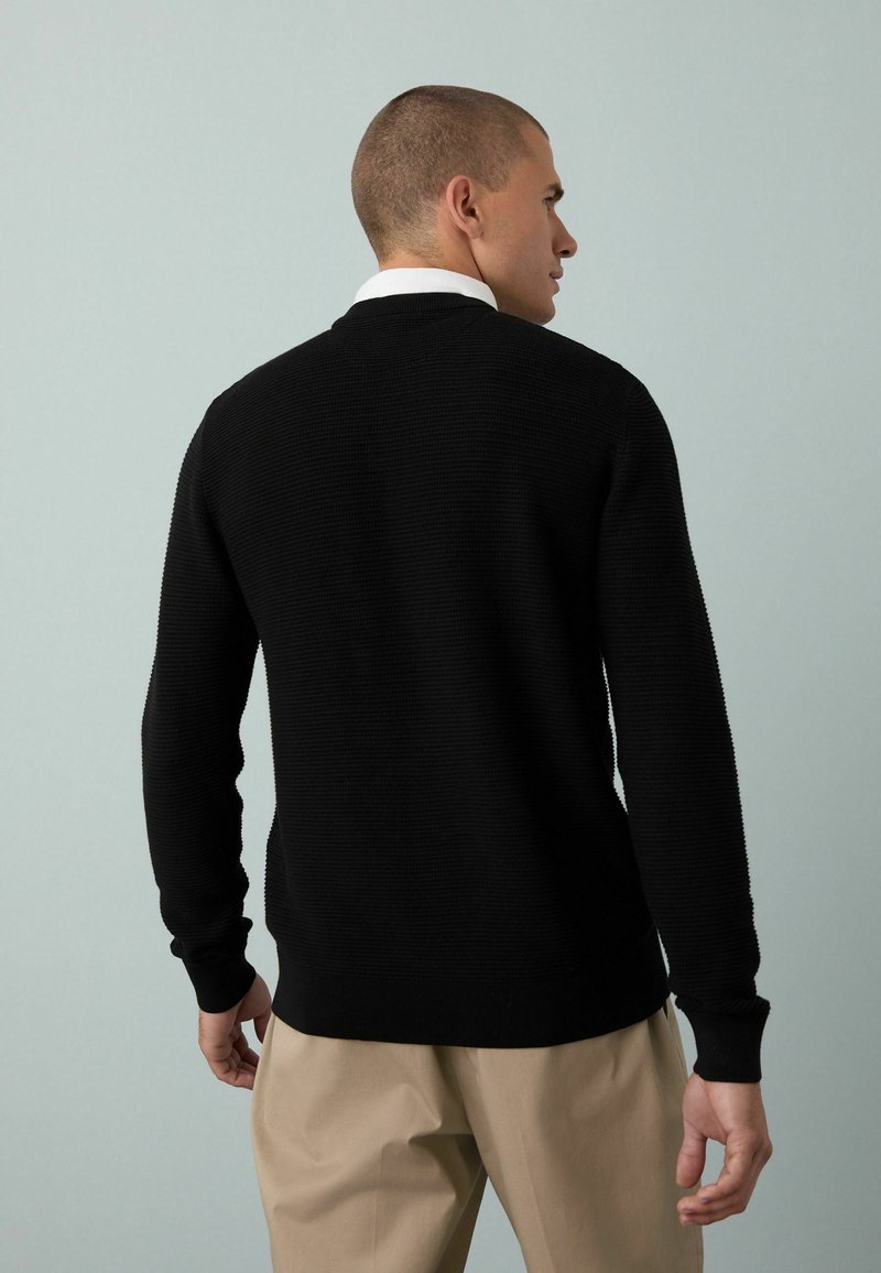 Pull Fille NEXT Col Haut En Viscose Noir – Taille 6-7 Ans – État Parfait
