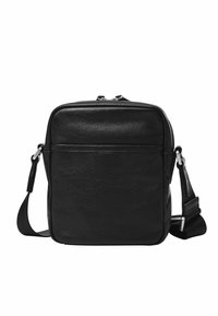 Sac à bandoulière noir en cuir texturé de forme rectangulaire, avec une fermeture éclair supérieure et une sangle ajustable. Il possède une poche avant.