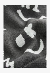 Vybráno, black white character