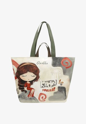 Borsa tote con illustrazione di una ragazza seduta in abito rosso, testo "Conosci te stesso", vortici e due manici verdi.