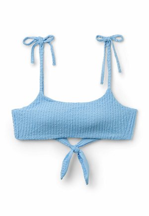 Hellblaues, strukturiertes Bikinioberteil mit verstellbaren Bindebändern an den Schultern und einem Knotendetail vorne.