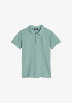 Lichtgroen poloshirt met korte mouwen, twee knopen, een kraag en een subtiel "Marc O'Polo" logo op de borst, weergegeven op een witte achtergrond.