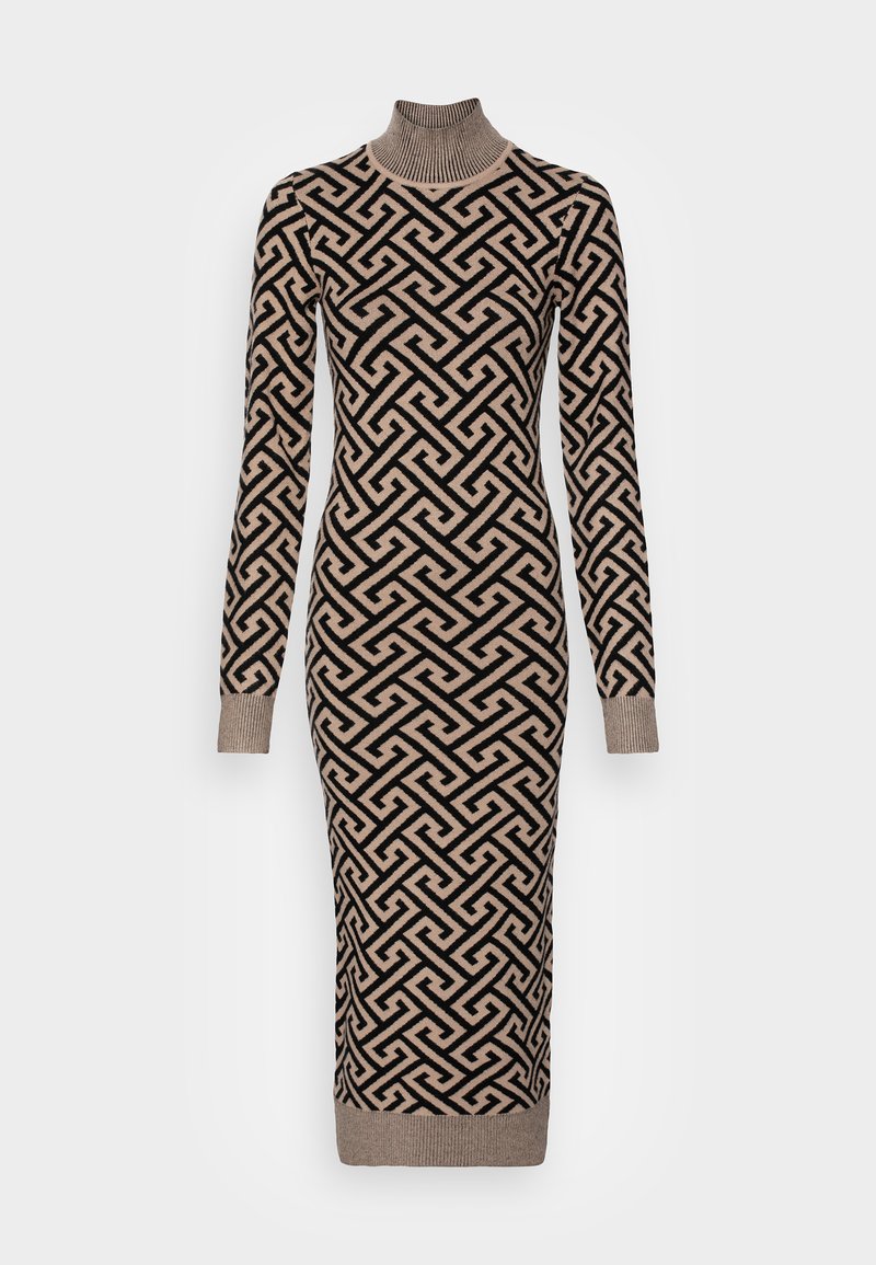 Abito in maglia a maniche lunghe con collo alto, caratterizzato da un motivo geometrico bianco e beige, polsini a coste e una silhouette aderente.