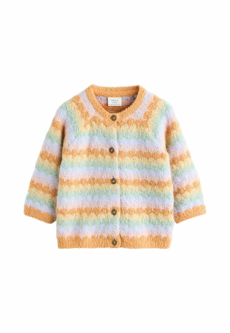 Cardigan tricoté avec des rayures orange, verte et lavande. Texture douce, col rond et fermeture à boutons à l'avant avec des boutons marron.