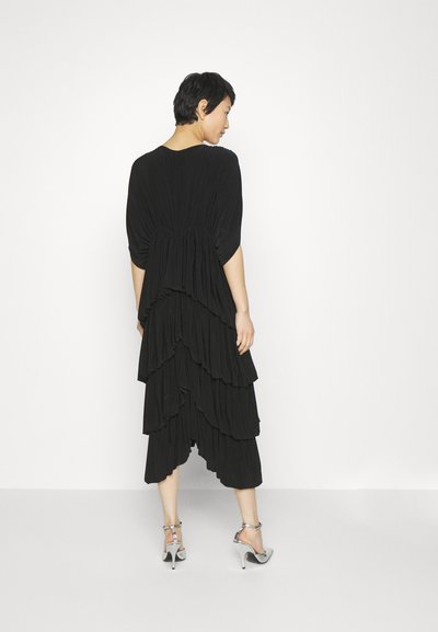 Norma Kamali TIERED - Robe en jersey - black